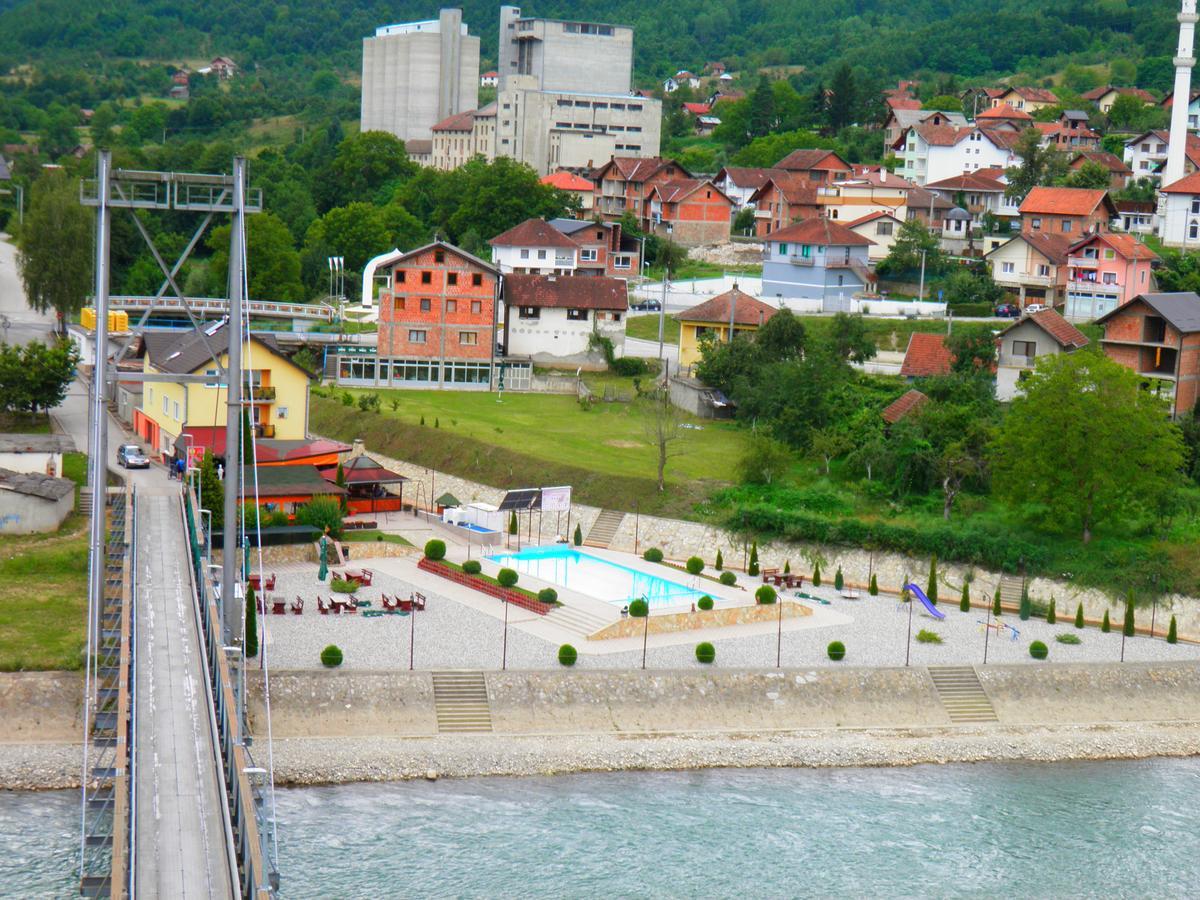 Pansion Basa Ustikolina Exterior foto