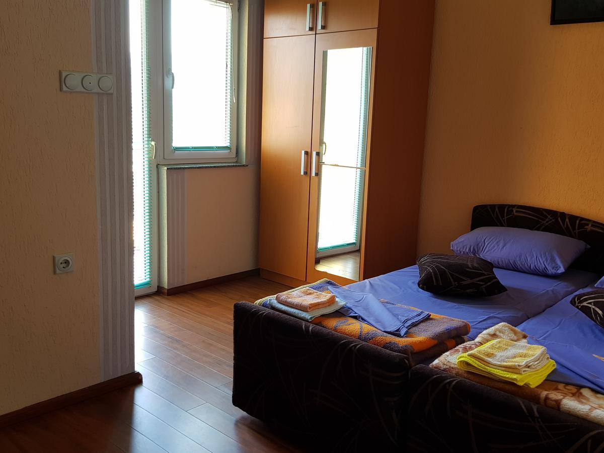 Pansion Basa Ustikolina Exterior foto