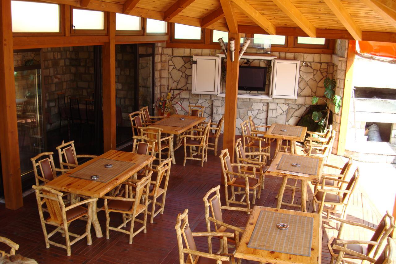 Pansion Basa Ustikolina Exterior foto
